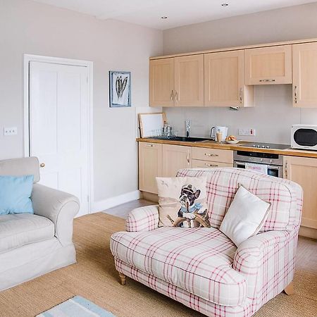 Serendipity, Aldeburgh - An Apartment On The High Street! Buitenkant foto