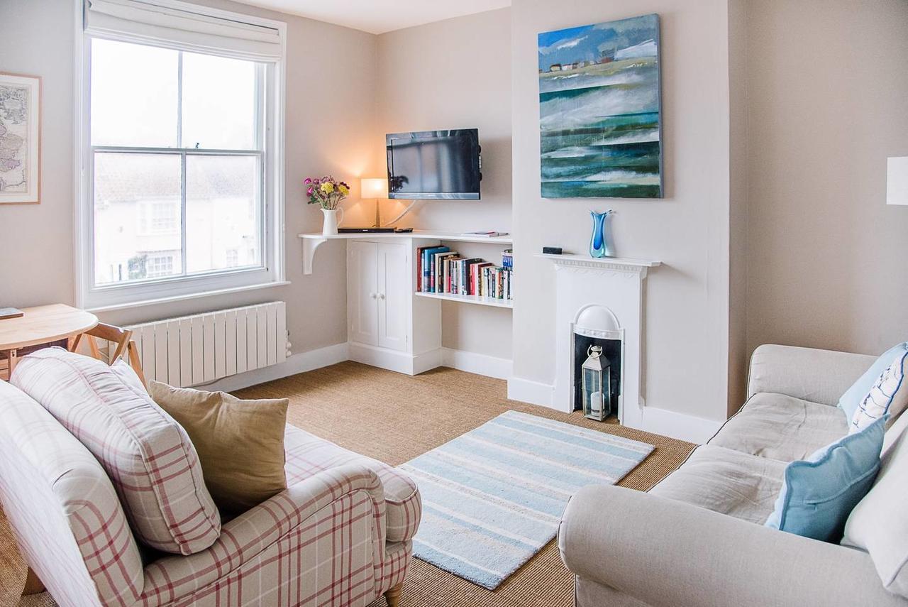 Serendipity, Aldeburgh - An Apartment On The High Street! Buitenkant foto